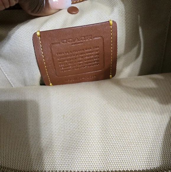 Coach Bea soft Leather Tote Like New w/dust Bag - Picture 4 of 4